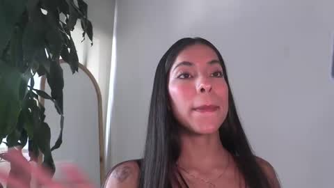 Melania   -    online show from 02.15.25