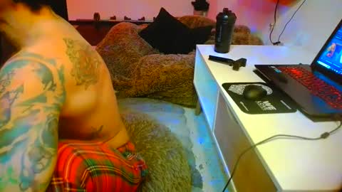 Snapshot of dickdamian_ chatting on 12.14.24 Damin online show from 12.14.24