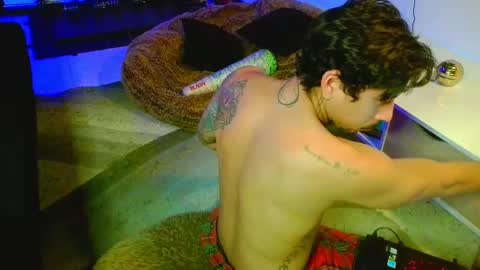 Snapshot of dickdamian_ chatting on 12.16.24 Damin online show from 12.16.24