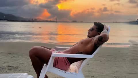 Snapshot of dickdamian_ chatting on 12.17.24 Damin online show from 12.17.24