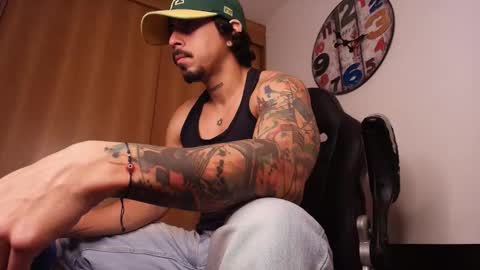 Snapshot of dickdamian_ chatting on 10.03.25 Damin online show from 10.03.25