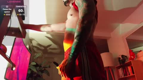 Snapshot of dickdamian_ chatting on 10.18.25 Damin online show from 10.18.25