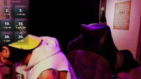 Snapshot of dickdamian_ chatting on 11.27.25 Damin online show from 11.27.25