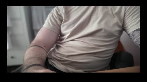 Snapshot of dicky_cage chatting on 06.24.26 dicky cage online show from 06.24.26