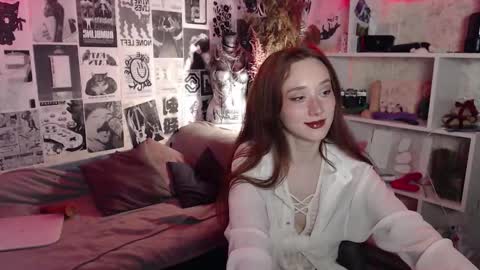 Hi im Alice 3 Im usualy online 03-10 or 17-21 UTC0 online show from 10.08.25