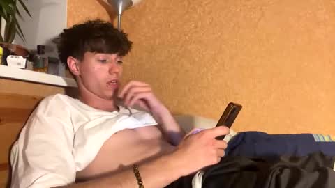 Snapshot of dimamozaev400 chatting on 09.25.25 Dima online show from 09.25.25