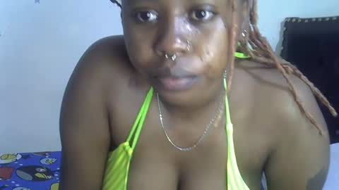 Snapshot of dime010 chatting on 01.12.25 dime online show from 01.12.25