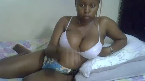 Snapshot of dime010 chatting on 01.26.25 dime online show from 01.26.25