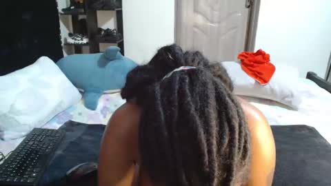 Snapshot of dime010 chatting on 09.21.25 dime online show from 09.21.25