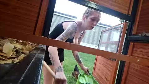 Snapshot of dimepiecexxx chatting on 09.28.25 Sofie online show from 09.28.25