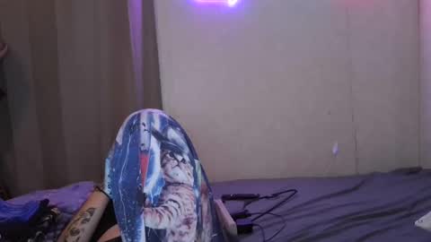 Snapshot of dimepiecexxx chatting on 10.29.25 Sofie online show from 10.29.25