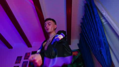 Julian Independent Model online show from 12.05.24