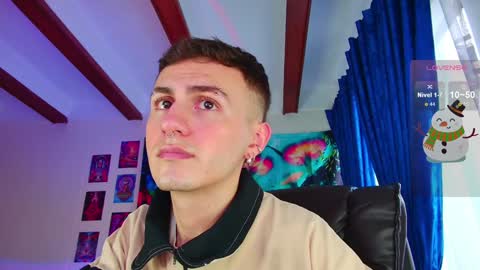 Julian Independent Model online show from 12.06.24