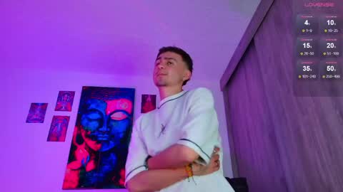 Julian Independent Model online show from 06.04.26