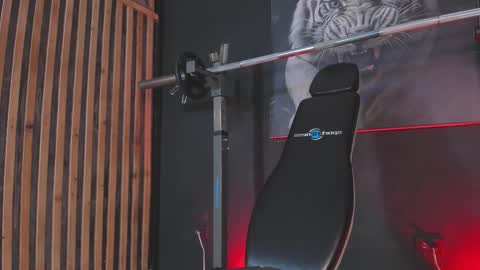 Snapshot of dimitrideluxe chatting on 11.20.25 Dimitri online show from 11.20.25