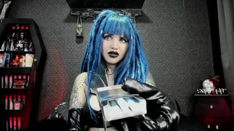 Snapshot of dimmuanddarkness chatting on 12.19.24 dimmuanddarkness online show from 12.19.24