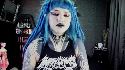 Snapshot of dimmuanddarkness chatting on 01.04.25 dimmuanddarkness online show from 01.04.25