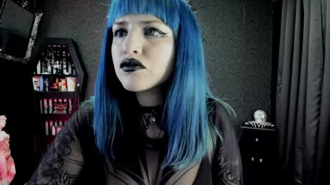 Snapshot of dimmuanddarkness chatting on 01.10.25 dimmuanddarkness online show from 01.10.25