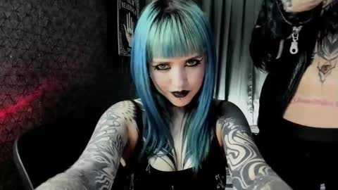 Snapshot of dimmuanddarkness chatting on 02.28.25 dimmuanddarkness online show from 02.28.25