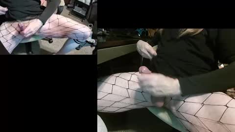 Snapshot of dinkdork094 chatting on 12.10.24 Dinkdork just having a good time online show from 12.10.24