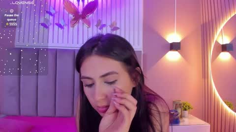 Snapshot of diosa_cristal chatting on 01.18.25 Cristal online show from 01.18.25