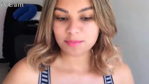 Snapshot of diosadeluniverso_ chatting on 10.17.25 diosadeluniverso_ online show from 10.17.25