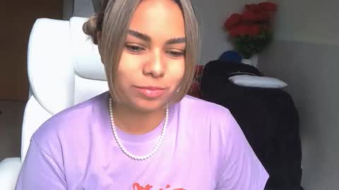 Snapshot of diosadeluniverso_ chatting on 11.25.25 diosadeluniverso_ online show from 11.25.25