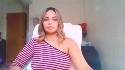 Snapshot of diosadeluniverso_ chatting on 12.04.25 diosadeluniverso_ online show from 12.04.25