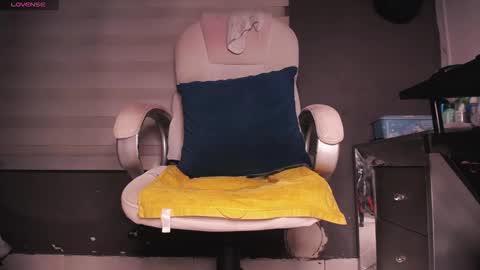 Snapshot of dirty_27cms chatting on 10.31.25 dirty_27cms online show from 10.31.25