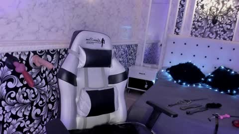 Violet online show from 12.07.24