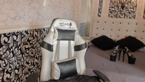 Violet online show from 01.21.25