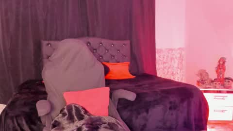 Violet online show from 02.08.26