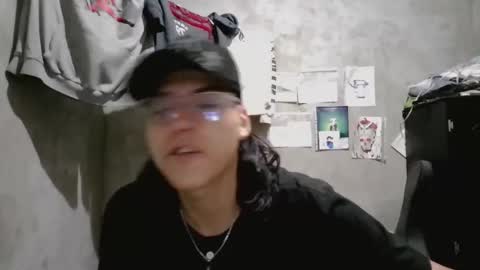 Snapshot of dirty_model chatting on 04.19.26 dirty model online show from 04.19.26