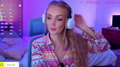 Snapshot of disney__princess chatting on 03.08.26 JASMINE online show from 03.08.26