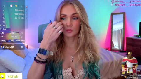 Snapshot of disney__princess chatting on 04.08.26 JASMINE online show from 04.08.26