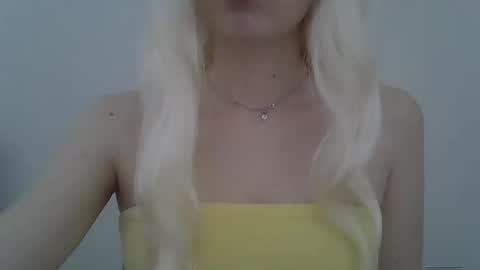 Snapshot of ditamilton chatting on 02.10.26 DitaMilton online show from 02.10.26