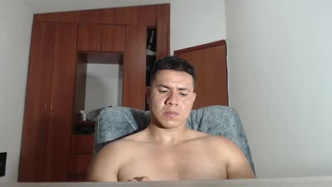 Snapshot of divamancini chatting on 11.30.25 Diva Mancini online show from 11.30.25