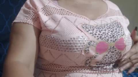 Snapshot of diviina chatting on 06.20.26 diviina online show from 06.20.26