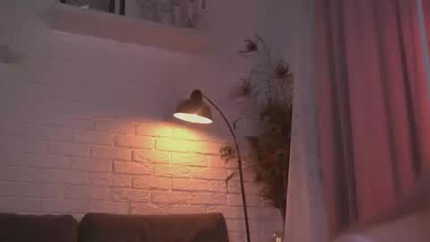 Eva and Lucia online show from 02.01.25