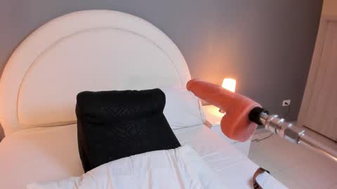 Snapshot of divine_sin chatting on 02.27.25 divine_sin online show from 02.27.25