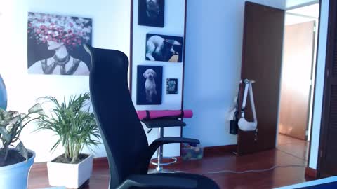 Snapshot of divineisis chatting on 01.19.26 Hera online show from 01.19.26