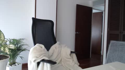 Snapshot of divineisis chatting on 02.23.26 Hera online show from 02.23.26