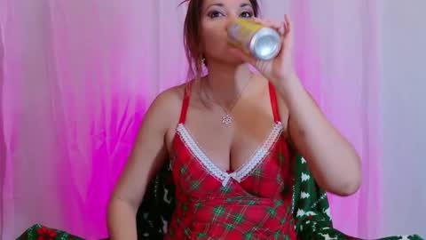 DivineLynn online show from 12.20.24