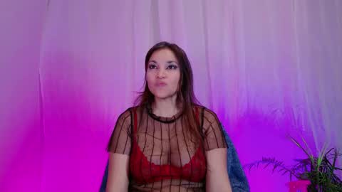 DivineLynn online show from 01.01.25