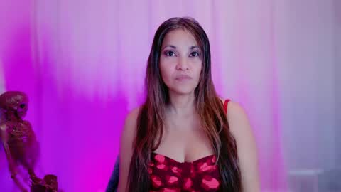 DivineLynn online show from 02.04.25