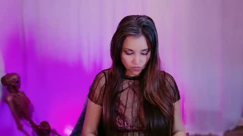 DivineLynn online show from 02.09.25