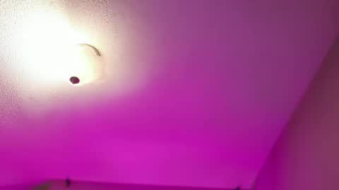 DivineLynn online show from 02.20.26