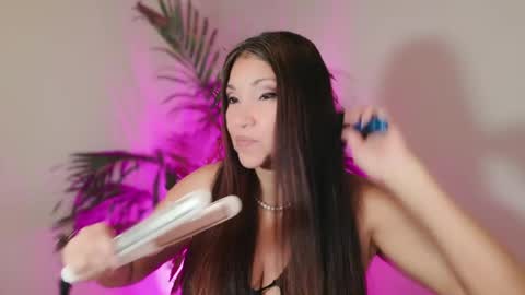 DivineLynn online show from 05.24.26