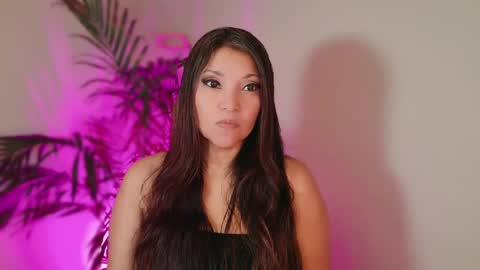 DivineLynn online show from 05.25.26