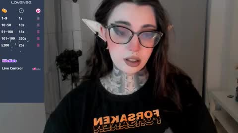 dixipixi_ online show from 10.19.25